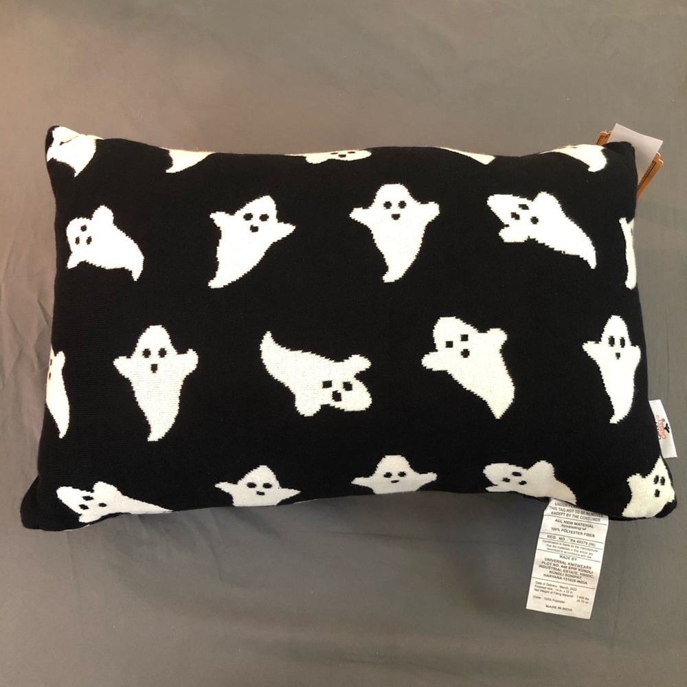 NWT Sweet Street Ghost Halloween Pillow Home Goods